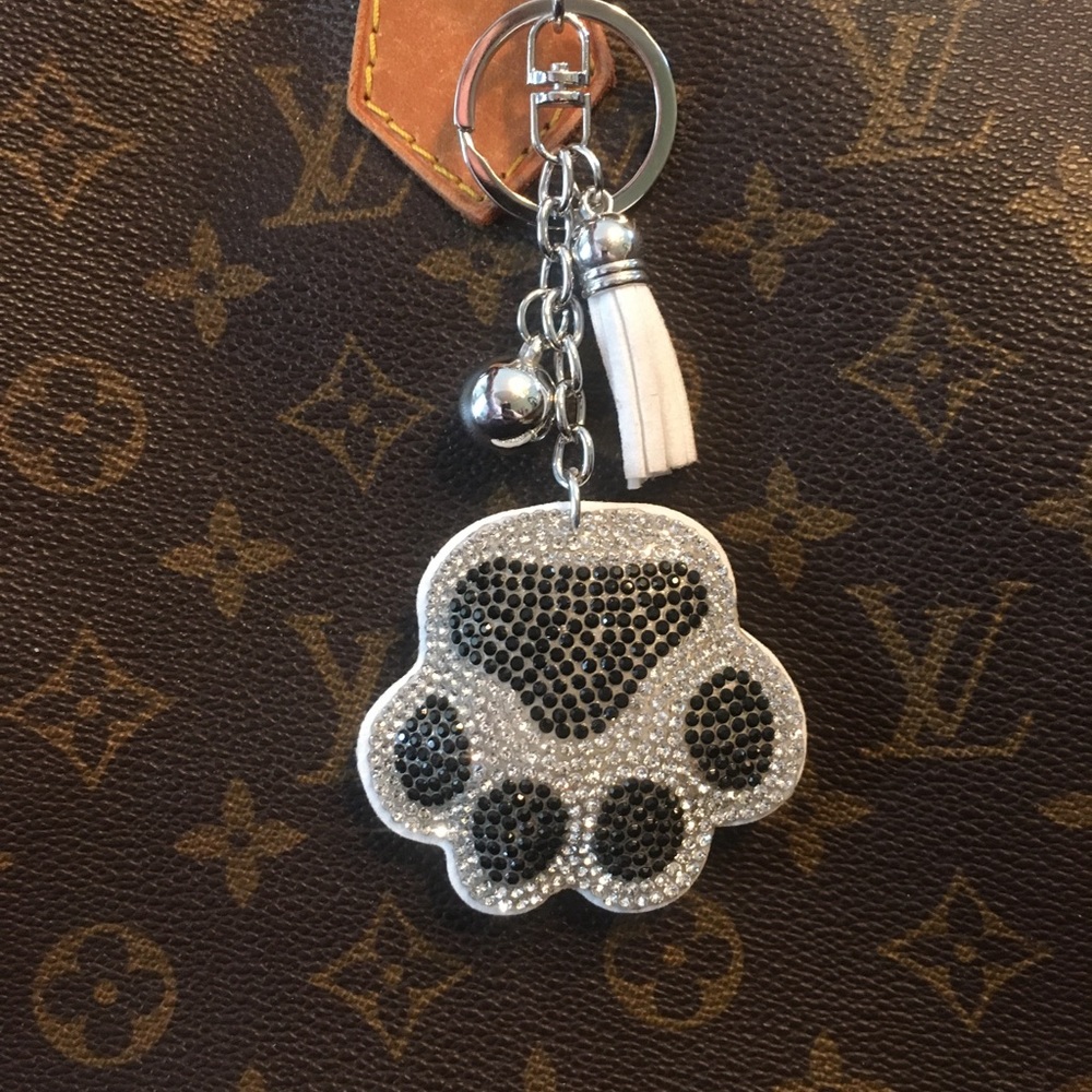 Purse Bling DOG  PAW 🐾 charm black silver clip on bag  Very sparkly!!